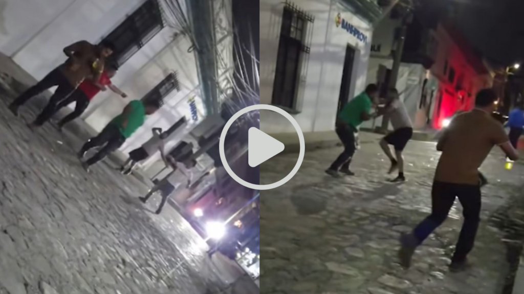 ¡Con faja en mano! Violenta pelea en Santa Rosa de Copán ocurre frente a patrullas policiales (VIDEO)