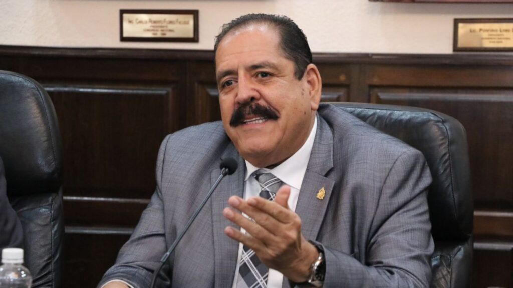 Carlos Zelaya reaparece con mensaje tras problemas de salud