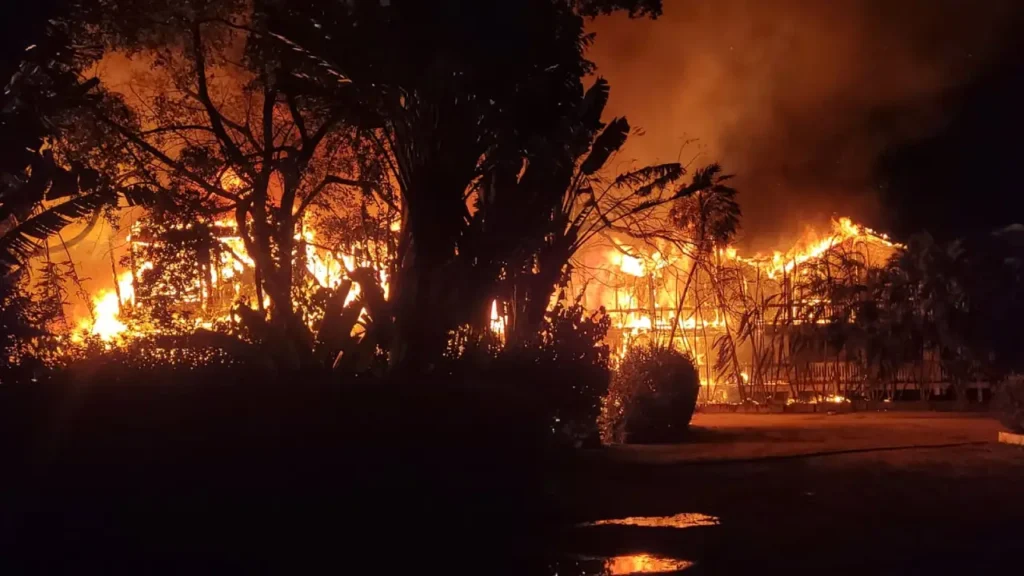 Incendio en Roatán: impactantes imágenes de voraz siniestro