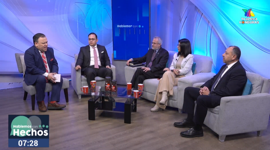 Hablemos con Hechos, Darío Banegas, Foro de opinión Honduras, TV Azteca Honduras, Debate político Honduras