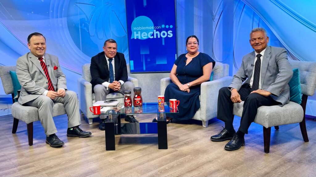 Hablemos con Hechos, Darío Banegas, Foro de opinión Honduras, TV Azteca Honduras, Debate político Honduras