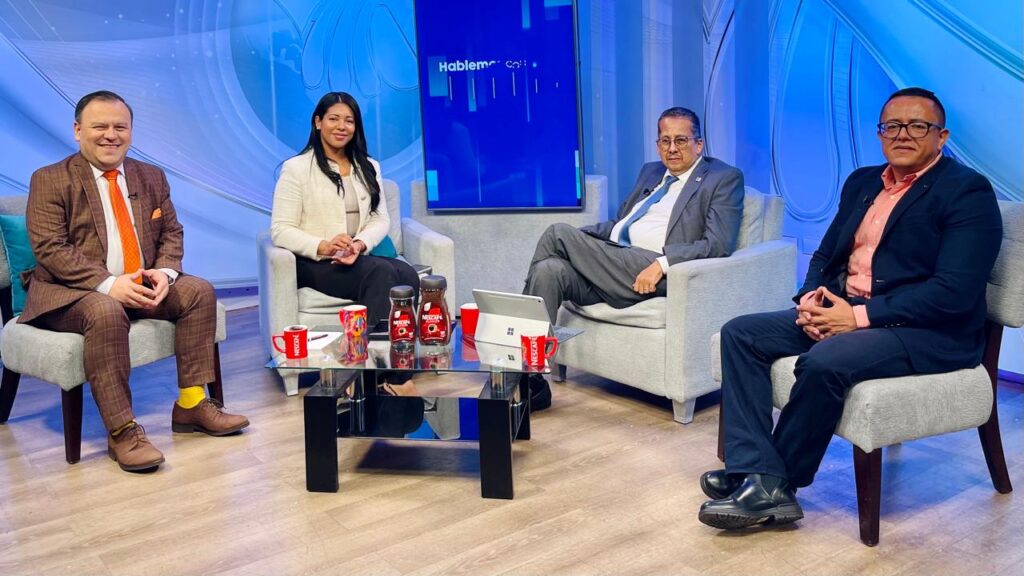 Hablemos con Hechos, Darío Banegas, Foro de opinión Honduras, TV Azteca Honduras, Debate político Honduras