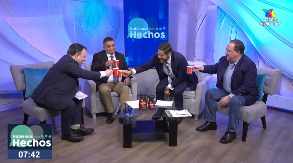 Hablemos con Hechos, Darío Banegas, Foro de opinión Honduras, TV Azteca Honduras, Debate político Honduras