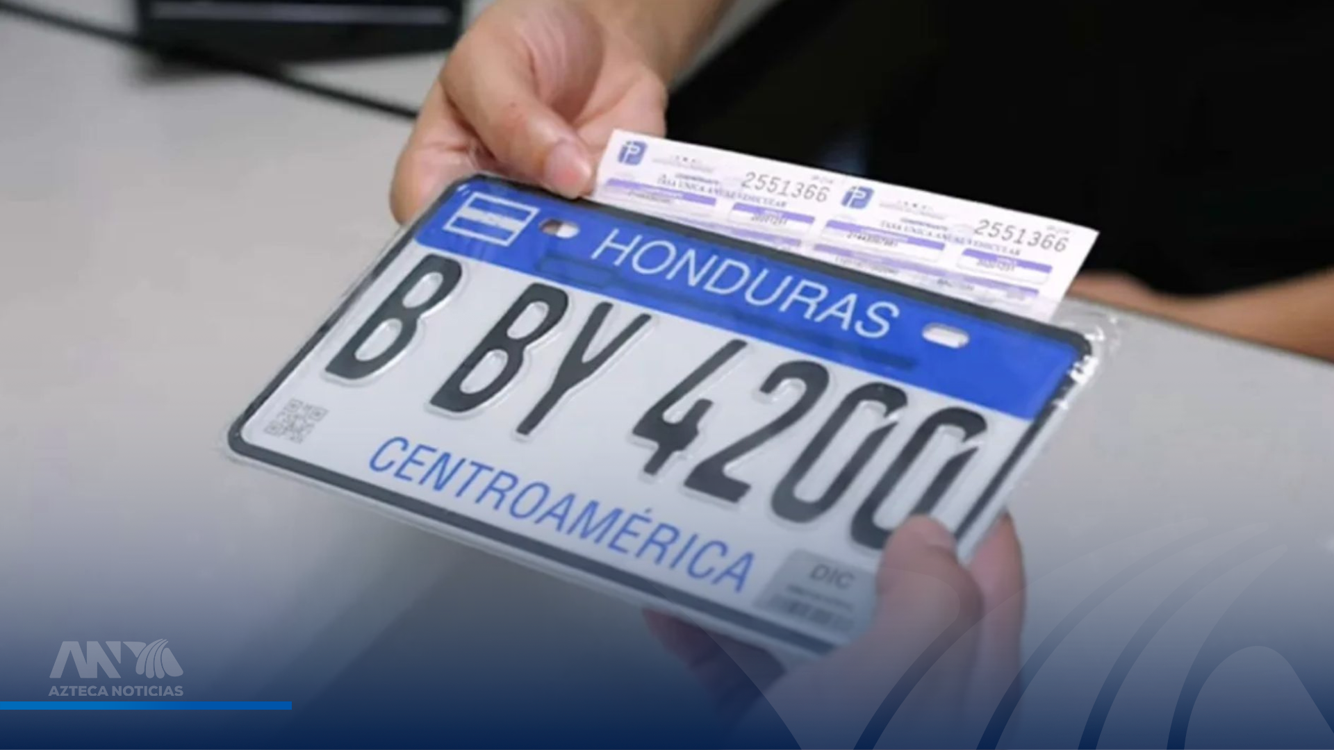 ¿Cuándo entregarán las placas metálicas en Honduras y cuánto deberá pagar?