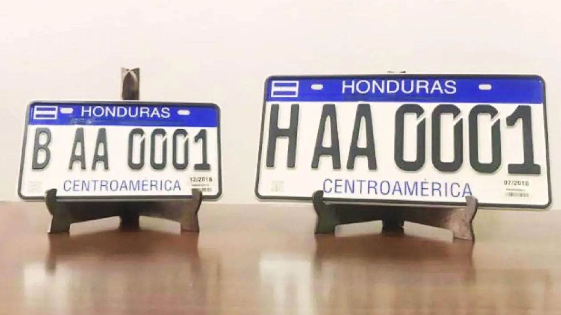 ¿Cuándo entregarán las placas metálicas en Honduras y cuánto deberá pagar?