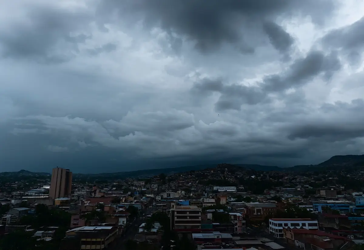 Onda tropical en Honduras: zonas con lluvias
